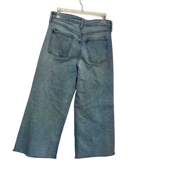 Old Navy Sky Hi Extra High Rise Wide Leg Cropped Jeans 8 Raw Hem Vintage Denim - Picture 2 of 7
